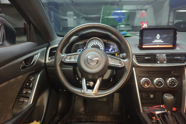 Used Mazda CX-4 2018 2.0L Automatic Two-Wheel Drive Blue Sky Dynamic Version China V Standard Steering Wheel
