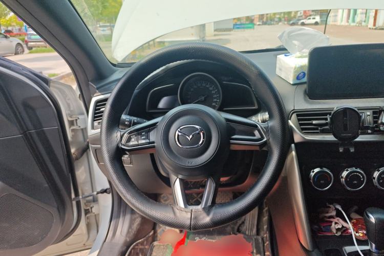 Used Mazda CX-4 2018 2.0L Automatic Two-Wheel Drive Blue Sky Dynamic Version China VI Standard Steering Wheel