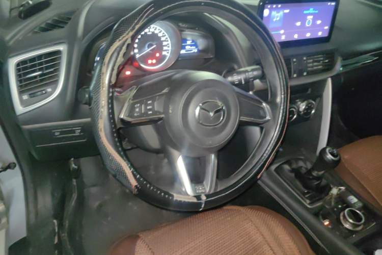 Used Mazda CX-4 2018 2.0L Manual Two-Wheel Drive Blue Sky Dynamic Edition China V Standard Steering Wheel