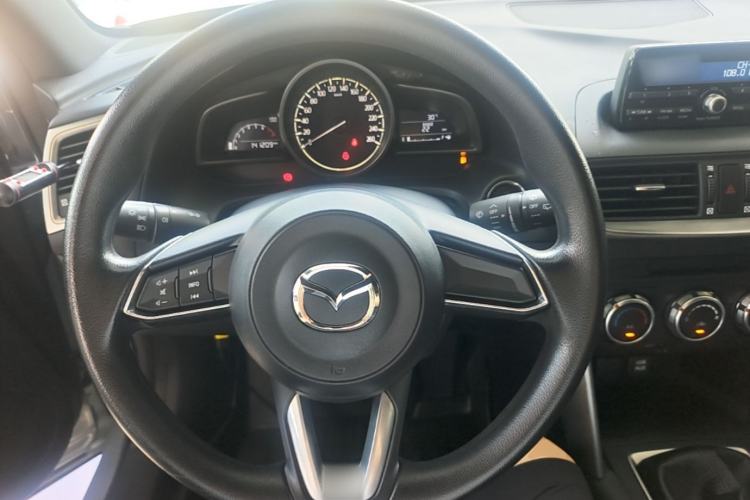 Used Mazda CX-4 2018 2.0L Manual Two-Wheel Drive Blue Sky Dynamic Edition China V Standard Steering Wheel