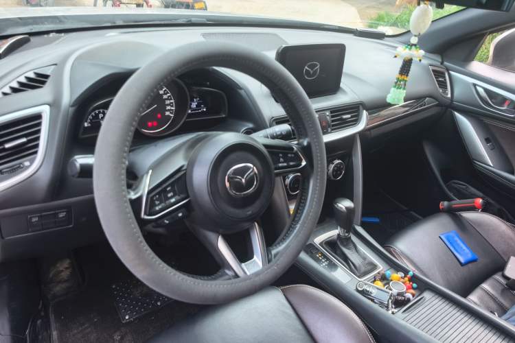 Used Mazda CX-4 2018 2.0L Automatic Two-Wheel Drive Blue Sky Dynamic Version China V Standard Steering Wheel