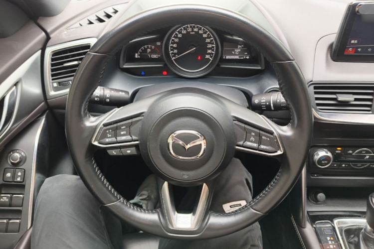 Used Mazda CX-4 2018 2.0L Automatic Two-Wheel Drive Blue Sky Luxury Edition Steering Wheel