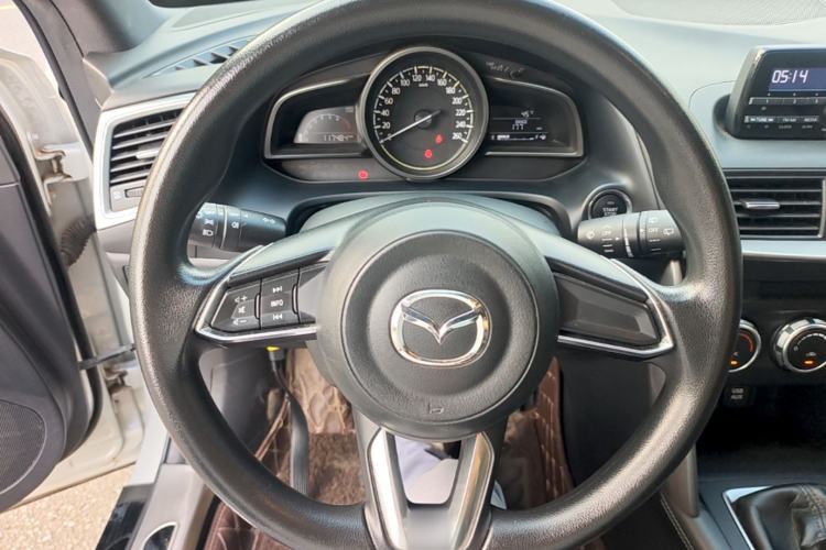 Used Mazda CX-4 2018 2.0L Manual Two-Wheel Drive Blue Sky Dynamic Edition China V Standard Steering Wheel