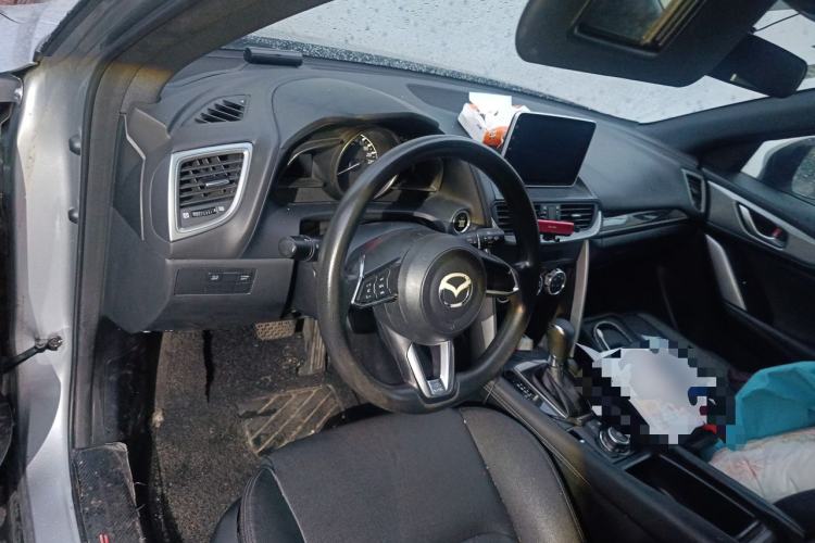 Used Mazda CX-4 2018 2.0L Automatic Two-Wheel Drive Blue Sky Dynamic Version China V Standard Steering Wheel