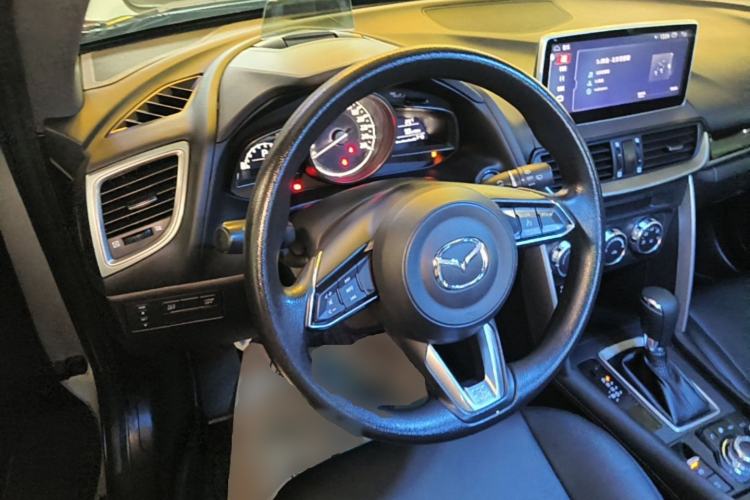 Used Mazda CX-4 2018 2.0L Automatic Two-Wheel Drive Blue Sky Dynamic Version China V Standard Steering Wheel
