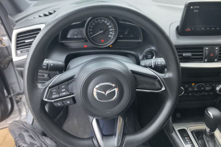 Used Mazda CX-4 2018 2.0L Automatic Two-Wheel Drive Blue Sky Exploration Version China V Standard Steering Wheel