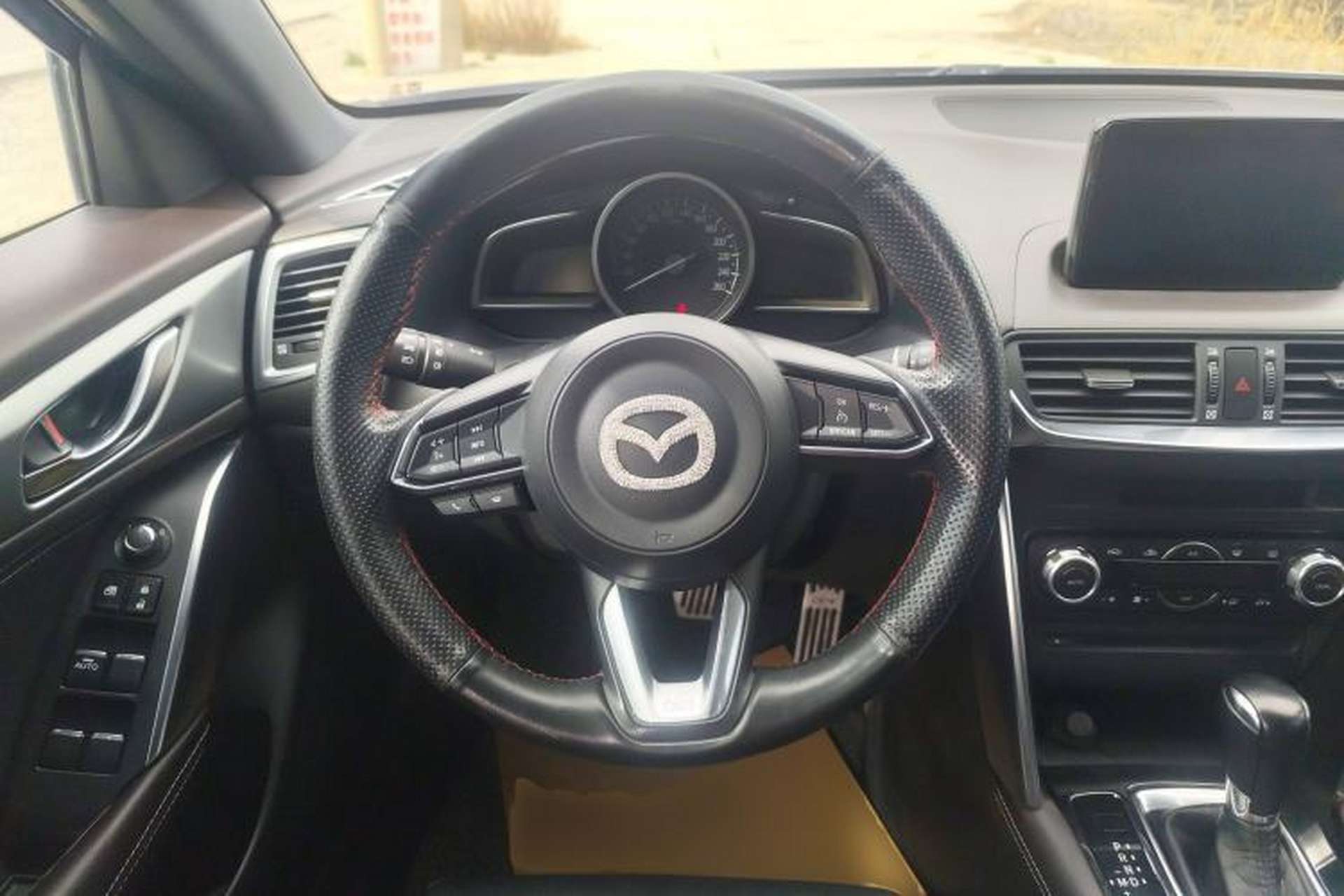Used Mazda CX-4 2018 2.0L Automatic Two-Wheel Drive Blue Sky Luxury Edition Steering Wheel
