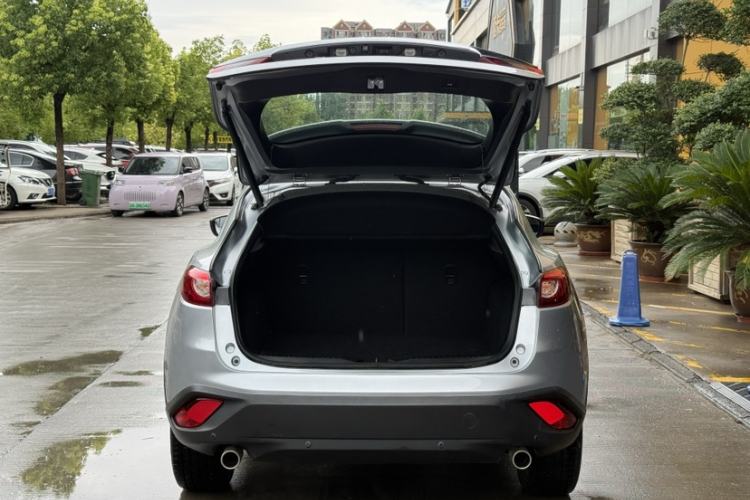 Used Mazda CX-4 2018 2.5L Automatic 4x4 Bluelight Fearless Edition China V Standard Trunk