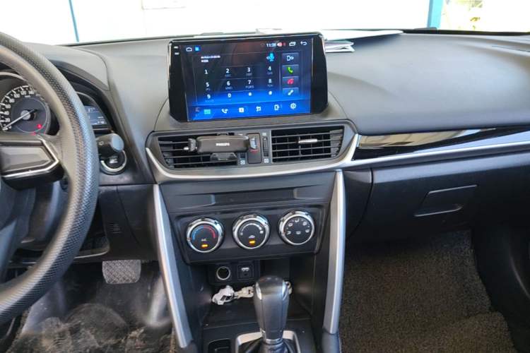 Used Mazda CX-4 2018 2.0L Automatic Two-Wheel Drive Blue Sky Dynamic Version China V Standard Audio And AC Panel