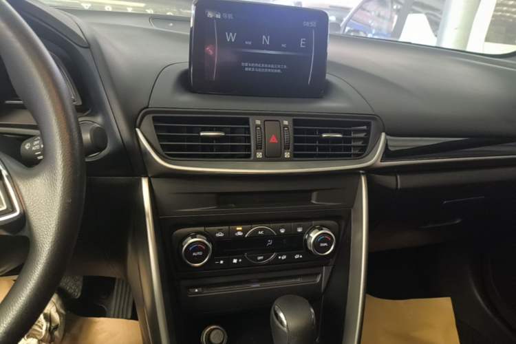 Used Mazda CX-4 2018 2.0L Automatic Two-Wheel Drive Smart Tech Edition China VI Audio And AC Panel