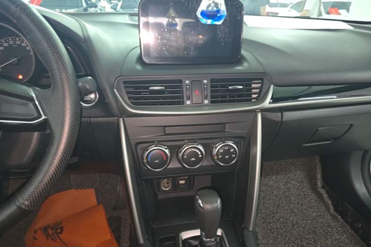 Used Mazda CX-4 2018 2.0L Automatic Two-Wheel Drive Blue Sky Dynamic Version China VI Standard Audio And AC Panel