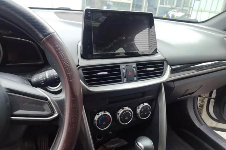 Used Mazda CX-4 2018 2.0L Automatic Two-Wheel Drive Blue Sky Dynamic Version China V Standard Audio And AC Panel