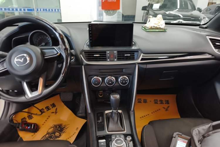 Used Mazda CX-4 2018 2.0L Automatic Two-Wheel Drive Blue Sky Dynamic Version China V Standard Audio And AC Panel
