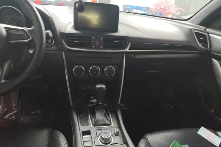 Used Mazda CX-4 2018 2.0L Automatic Two-Wheel Drive Blue Sky Dynamic Version China VI Standard Audio And AC Panel
