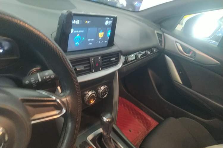 Used Mazda CX-4 2018 2.0L Automatic Two-Wheel Drive Blue Sky Dynamic Version China VI Standard Audio And AC Panel