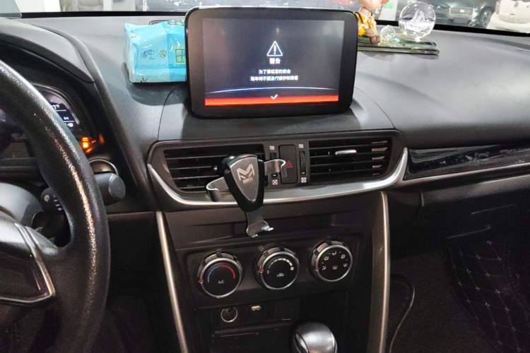 Used Mazda CX-4 2018 2.0L Automatic Two-Wheel Drive Blue Sky Dynamic Version China VI Standard Audio And AC Panel