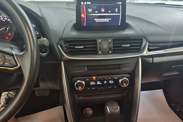 Used Mazda CX-4 2018 2.0L Automatic Two-Wheel Drive Blue Sky Exploration Version China V Standard Audio And AC Panel