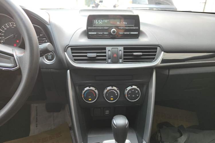 Used Mazda CX-4 2018 2.0L Automatic Two-Wheel Drive Blue Sky Dynamic Version China V Standard Audio And AC Panel