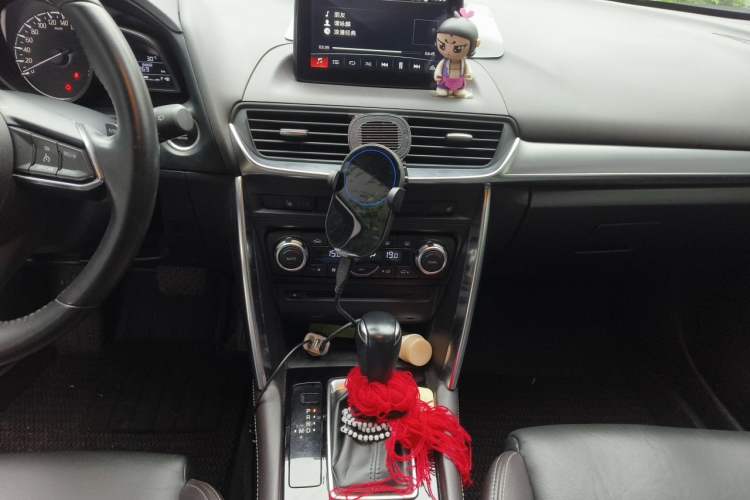 Used Mazda CX-4 2018 2.5L Automatic 4x4 Sky Passion Edition China VI Standard Audio And AC Panel