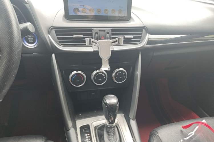 Used Mazda CX-4 2018 2.0L Automatic Two-Wheel Drive Blue Sky Dynamic Version China V Standard Audio And AC Panel