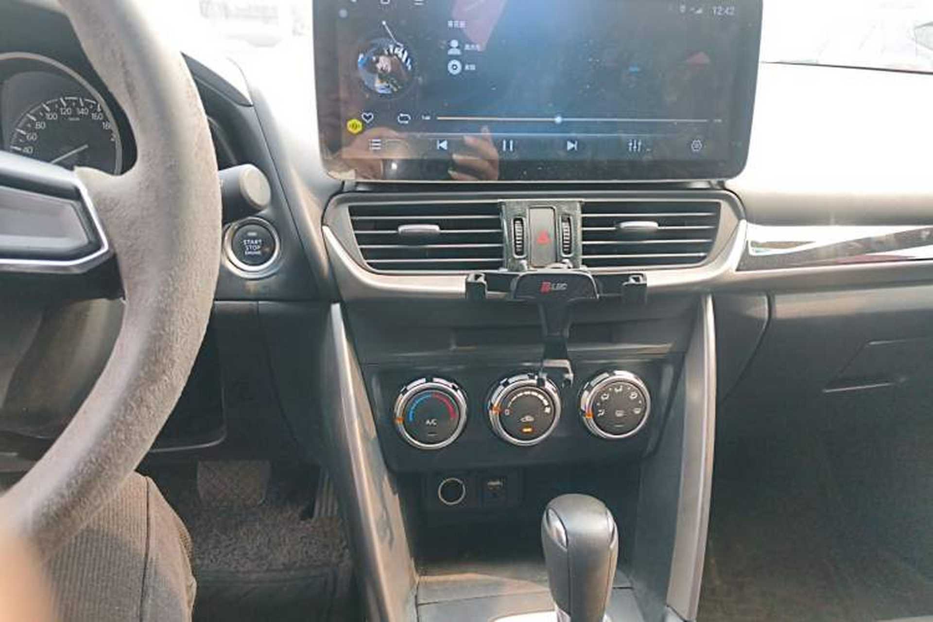 Used Mazda CX-4 2018 2.0L Automatic Two-Wheel Drive Blue Sky Dynamic Version China V Standard Audio And AC Panel