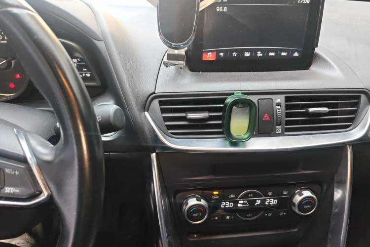 Used Mazda CX-4 2018 2.5L Automatic 4x4 Blue Sky Sport Edition China V Standard Audio And AC Panel