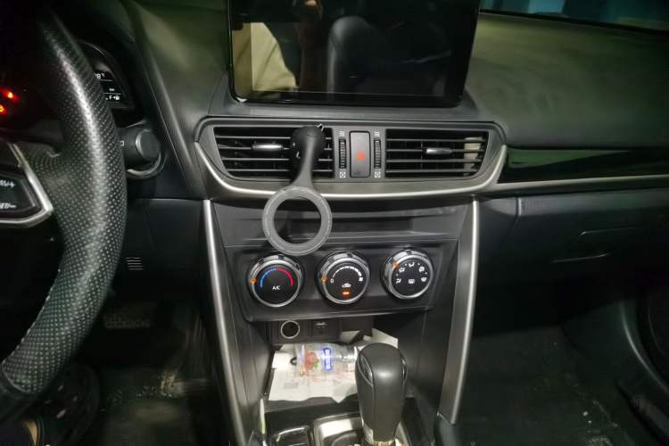 Used Mazda CX-4 2018 2.0L Automatic Two-Wheel Drive Blue Sky Dynamic Version China V Standard Audio And AC Panel