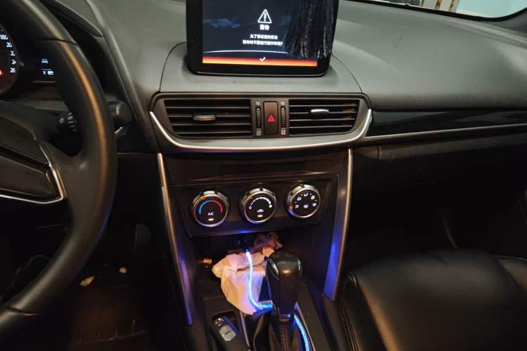 Used Mazda CX-4 2018 2.0L Automatic Two-Wheel Drive Blue Sky Dynamic Version China VI Standard Audio And AC Panel
