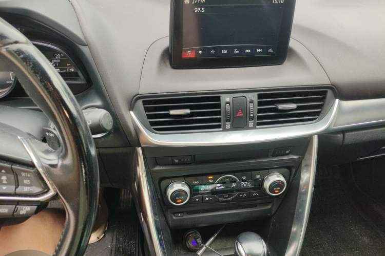 Used Mazda CX-4 2018 2.5L Automatic 4x4 Bluelight Fearless Edition China V Standard Audio And AC Panel