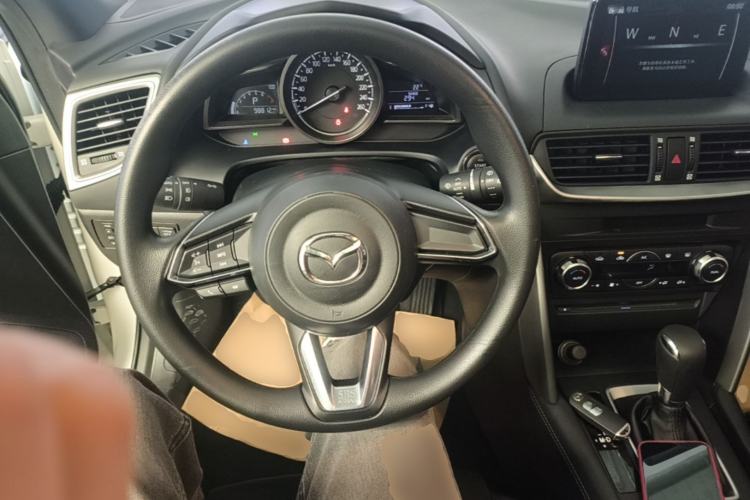 Used Mazda CX-4 2018 2.0L Automatic Two-Wheel Drive Smart Tech Edition China VI Center Console