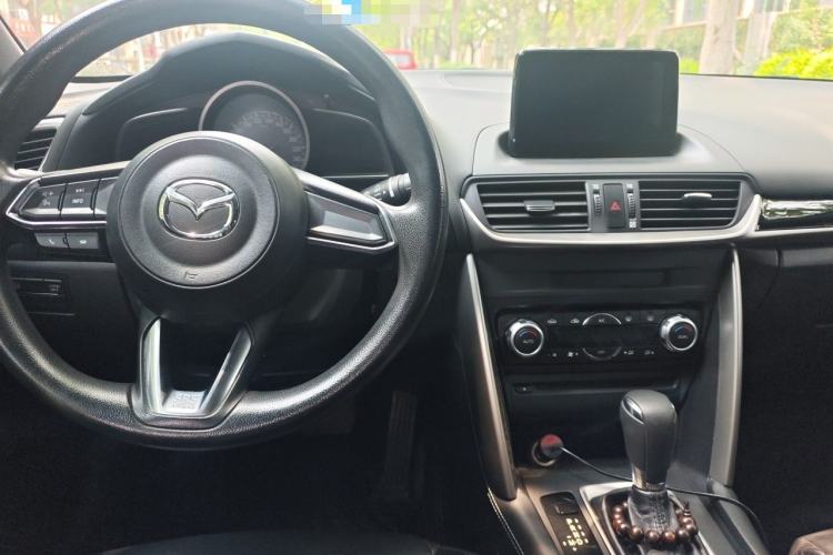 Used Mazda CX-4 2018 2.0L Automatic 2WD Blue Sky Exploration Edition China VI Standard Center Console