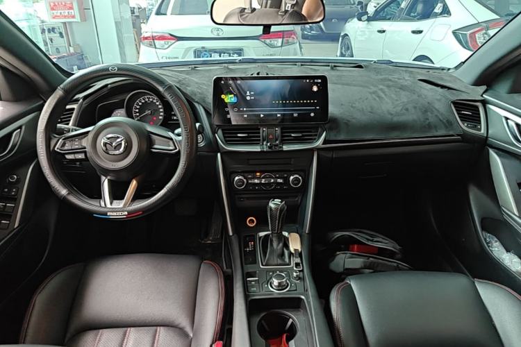 Used Mazda CX-4 2018 2.0L Automatic Two-Wheel Drive Blue Sky Exploration Version China V Standard Center Console
