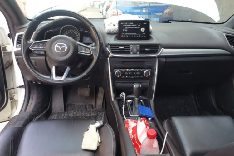 Used Mazda CX-4 2018 2.0L Automatic Two-Wheel Drive Blue Sky Premium Upgrade Version China V Standard Center Console