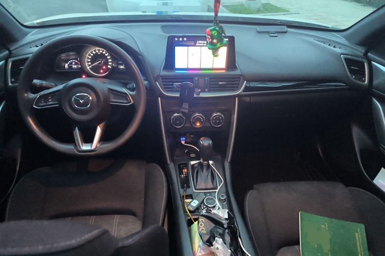 Used Mazda CX-4 2018 2.0L Automatic Two-Wheel Drive Blue Sky Dynamic Version China V Standard Center Console