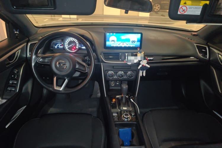 Used Mazda CX-4 2018 2.0L Automatic Two-Wheel Drive Blue Sky Dynamic Version China V Standard Center Console