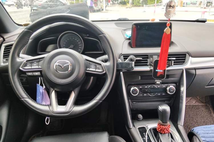 Used Mazda CX-4 2018 2.0L Automatic Two-Wheel Drive Blue Sky Luxury Edition Center Console