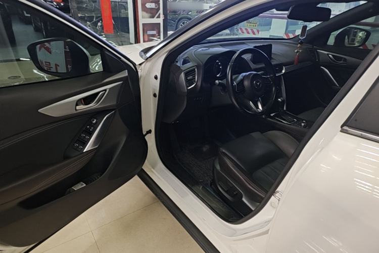 Used Mazda CX-4 2018 2.0L Automatic Two-Wheel Drive Blue Sky Leading Edition China V Standard Driver Seat