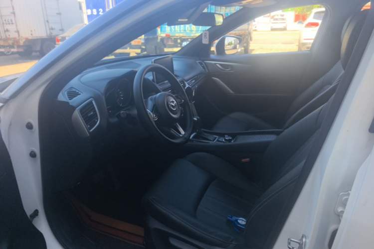 Used Mazda CX-4 2018 2.0L Automatic Two-Wheel Drive Blue Sky Dynamic Version China V Standard Driver Seat