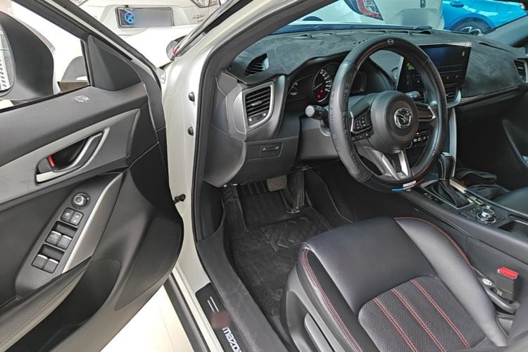 Used Mazda CX-4 2018 2.0L Automatic Two-Wheel Drive Blue Sky Exploration Version China V Standard Driver Seat