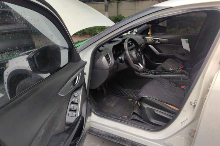 Used Mazda CX-4 2018 2.0L Automatic Two-Wheel Drive Blue Sky Dynamic Version China V Standard Driver Seat