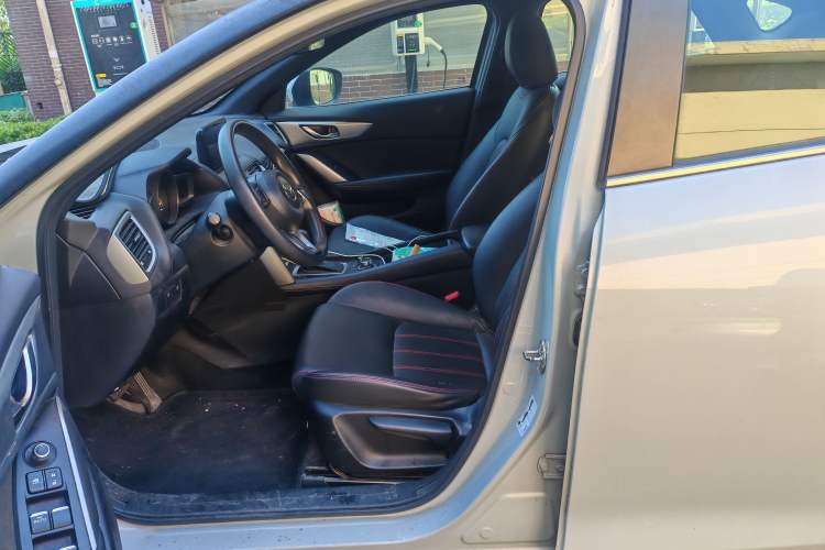 Used Mazda CX-4 2018 2.0L Automatic Two-Wheel Drive Blue Sky Dynamic Version China VI Standard Driver Seat