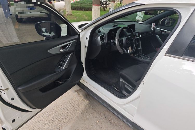 Used Mazda CX-4 2018 2.0L Automatic 2WD Blue Sky Exploration Edition China VI Standard Driver Seat