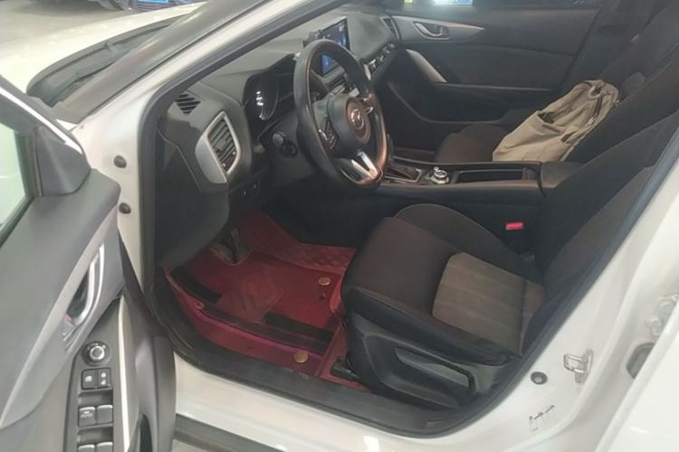 Used Mazda CX-4 2018 2.0L Automatic Two-Wheel Drive Blue Sky Dynamic Version China VI Standard Driver Seat