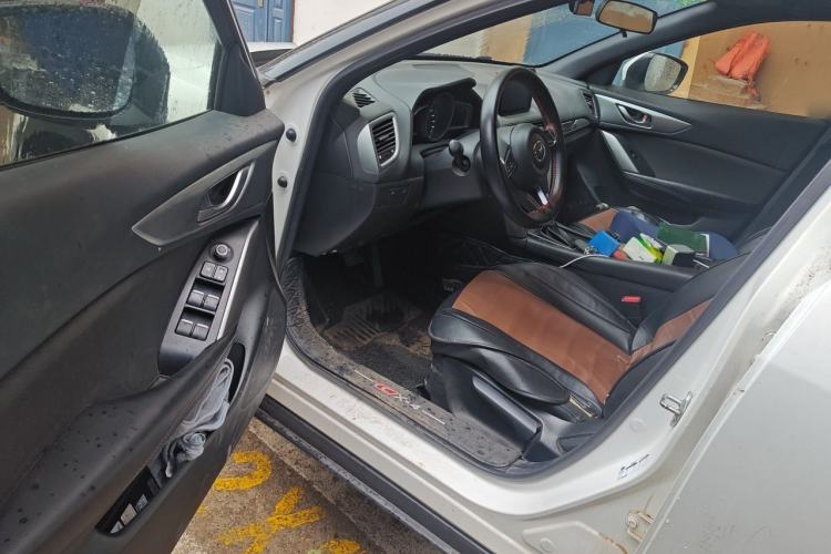Used Mazda CX-4 2018 2.0L Automatic Two-Wheel Drive Blue Sky Dynamic Version China V Standard Driver Seat