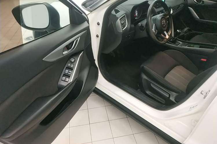 Used Mazda CX-4 2018 2.0L Manual Two-Wheel Drive Blue Sky Dynamic Edition China V Standard Driver Seat