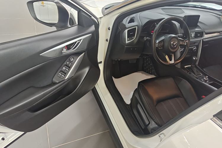 Used Mazda CX-4 2018 2.0L Automatic Two-Wheel Drive Blue Sky Exploration Version China V Standard Driver Seat