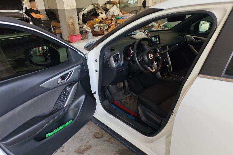 Used Mazda CX-4 2018 2.0L Automatic Two-Wheel Drive Blue Sky Exploration Version China V Standard Driver Seat