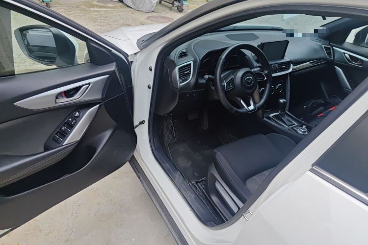 Used Mazda CX-4 2018 2.0L Automatic Two-Wheel Drive Blue Sky Dynamic Version China V Standard Driver Seat