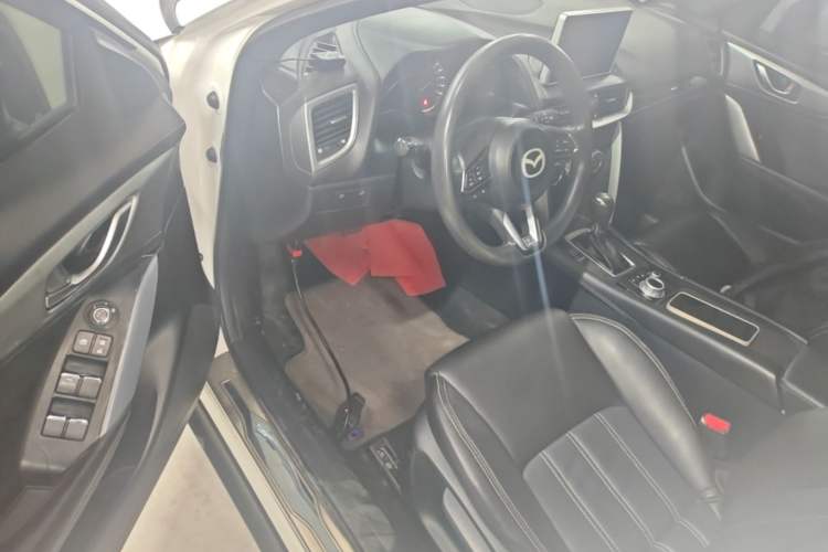 Used Mazda CX-4 2018 2.0L Automatic Two-Wheel Drive Blue Sky Dynamic Version China V Standard Driver Seat