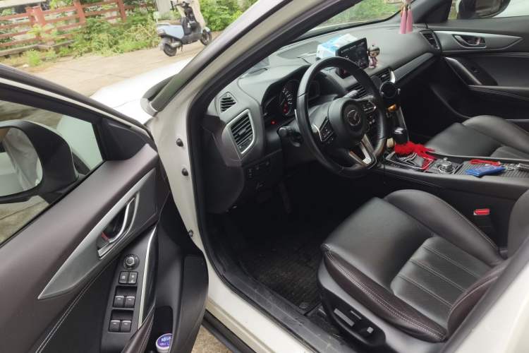 Used Mazda CX-4 2018 2.5L Automatic 4x4 Sky Passion Edition China VI Standard Driver Seat